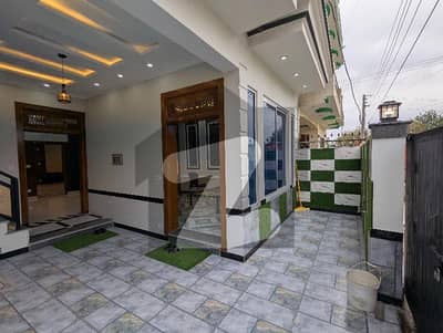 ISLAMABAD JINNAH GARDEN PHASE 01  7MARLA DOUBLE HIGHTED HOUSE FOR RENT   WITH ALL FALSITIES ON VERY PRIME LOCATION NEAR MARKET AND  MASJID EASY ACCESS TO MAIN  KINDLY CONTACT US FOR FURTHER INFORMATION ON WHATSAPP NUMBER