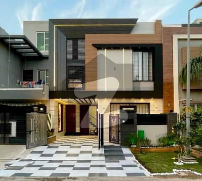 A BEAUTIFUL 5 MARLA HOUSE FOR SALE IN SHERSHAH BLOCK BAHRIA TOWN LAHORE