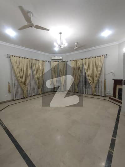 F11 Mind Blowing Location What A Outstanding Double Storey Full House With Huge Extra Land Maintain Lawn For Rent