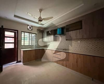 عسکری 6 ملیر کنٹونمنٹ,کینٹ,کراچی میں 5 کمروں کا 12 مرلہ مکان 6.38 کروڑ میں برائے فروخت۔