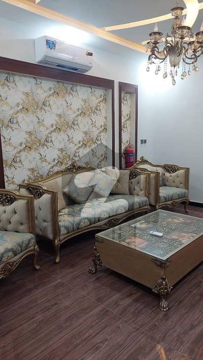 ڈی ایچ اے ڈیفینس فیز 2 ڈی ایچ اے ڈیفینس,اسلام آباد میں 5 کمروں کا 10 مرلہ مکان 6.8 کروڑ میں برائے فروخت۔
