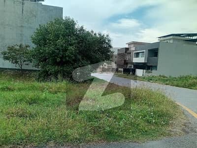 40X80 PLOT FRONT OPEN PARK FACING FOR SALE