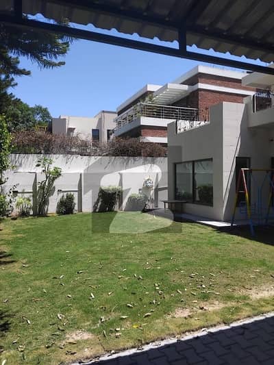 House Spread Over 666 Square Yards In F-8/3 Available