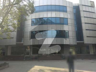 ایف ۔ 8 اسلام آباد میں 5 کمروں کا 4 کنال عمارت 60.0 لاکھ میں کرایہ پر دستیاب ہے۔