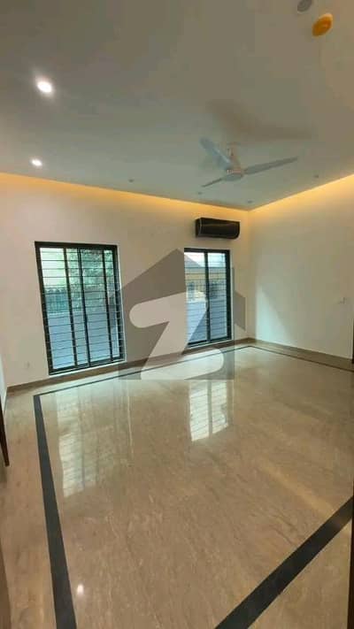 10KV Solar Corner 1 Kanal Renovated House For Sale In DHA Phase 4 Block-EE Lahore.