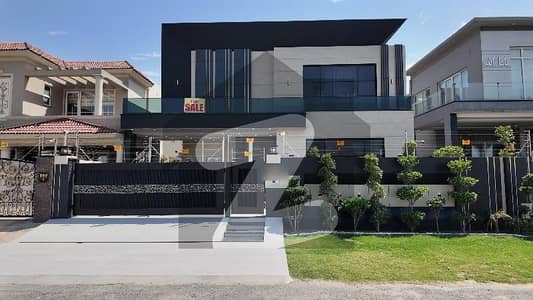 Get An Attractive House In Lahore Under Rs. 92500000