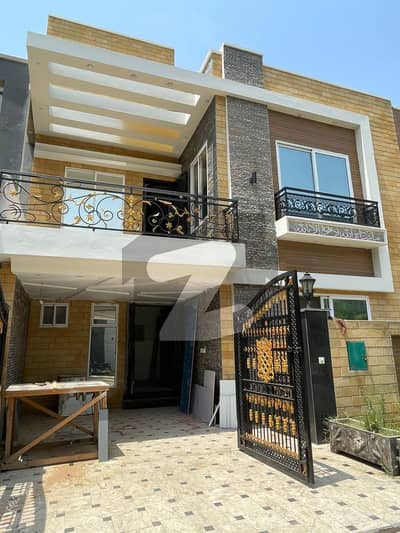 5MARLA HOUSE AVAILABLE FOR SALE IN EASTERN BLOCK LDA APPROVED AREA PHASE1 OWNER BUILD NEAR PARK MASJID SCHOOL MARKET IN BAHRIA ORCHARD LAHORE
