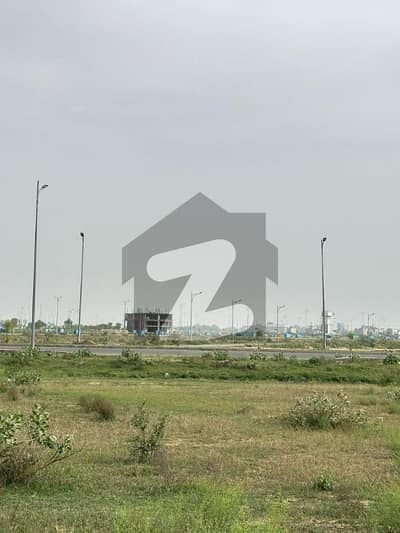 1 KANAL CORNER PLOT NEAR PLAY GROUND TOP LOCATION