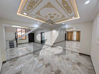ایف ۔ 8 اسلام آباد میں 4 کمروں کا 1 کنال مکان 5.5 لاکھ میں کرایہ پر دستیاب ہے۔