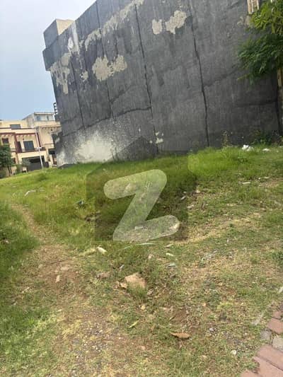 Plot For Sale In Bahria Town Phase 8