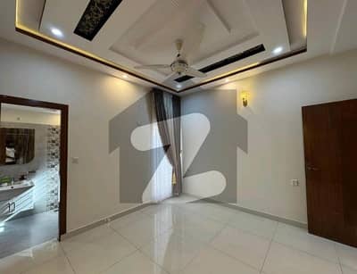 Prime Location House For Grabs In 5 Marla Gujranwala