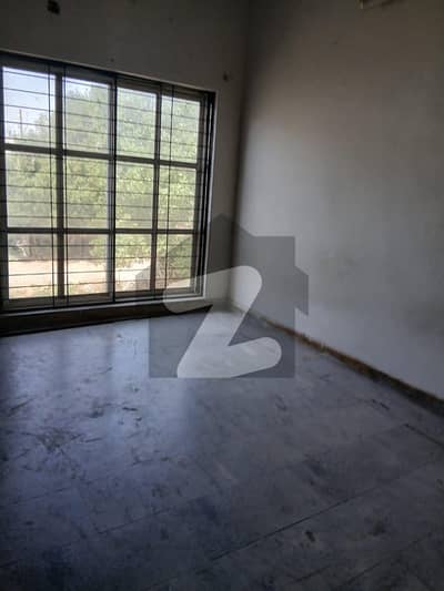 7Marla Corner House For rent