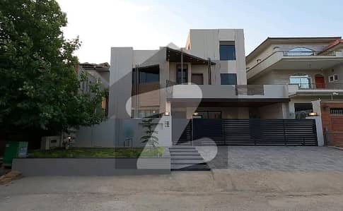Best Options For Corner House Is Available For sale In G-13/2