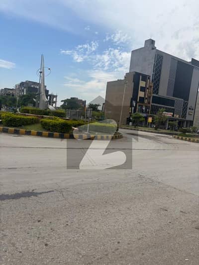 بحریہ ٹاؤن فیز 8 ۔ بلاک کے بحریہ ٹاؤن فیز 8,بحریہ ٹاؤن راولپنڈی,راولپنڈی میں 10 مرلہ رہائشی پلاٹ 67.0 لاکھ میں برائے فروخت۔