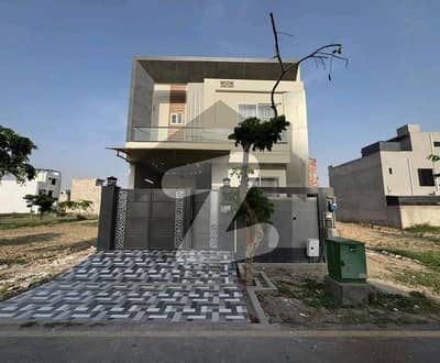 Prime Location 5 Marla House In Only Rs. 21500000