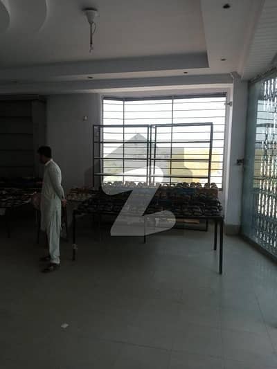 سگیاں والا بائی پاس روڈ لاہور میں 5 مرلہ Studio عمارت 1.0 لاکھ میں کرایہ پر دستیاب ہے۔