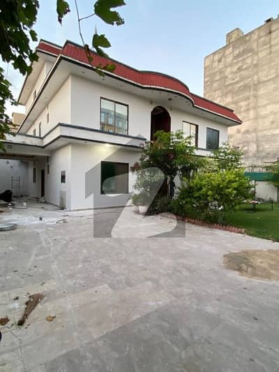 For Commercial Purpose 1.5 Kanal Double Storey House Available For Rent
