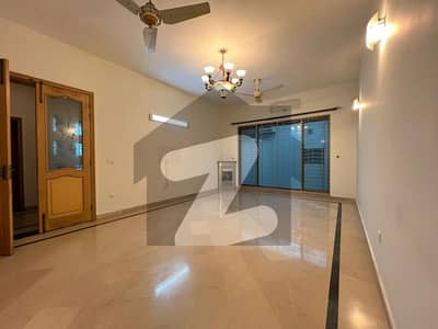 ڈی ایچ اے فیز 1 ڈیفنس (ڈی ایچ اے),لاہور میں 3 کمروں کا 1 کنال بالائی پورشن 90.0 ہزار میں کرایہ پر دستیاب ہے۔