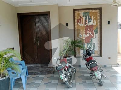 فضائیہ ہاؤسنگ سکیم فیز 1 - بلاک بی فضائیہ ہاؤسنگ سکیم فیز 1,فضائیہ ہاؤسنگ سکیم,لاہور میں 5 کمروں کا 1 کنال مکان 5.0 کروڑ میں برائے فروخت۔