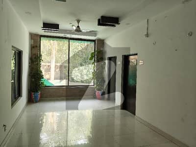 2 Kanal Triple Storey Bungalow In Gulberg