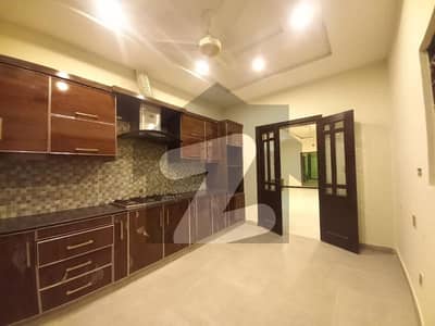 ONE KANAL BEAUTIFULL UPPER PORTION AVALIABLE FOR RENT IN DHA DEFANCE