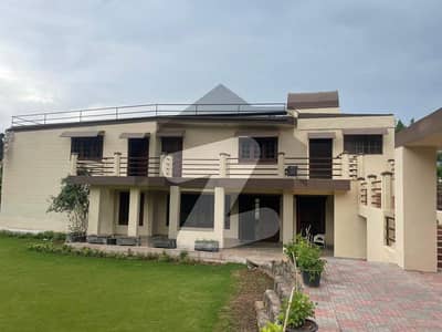 5 Kanal Corner Farm House For Sale