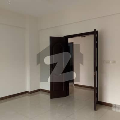 10 MARLA 3 BEDROOM APARTMENT AVAILABLE FOR RENT