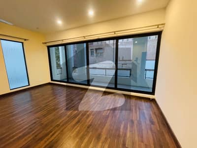 Luxury House Available For Rent