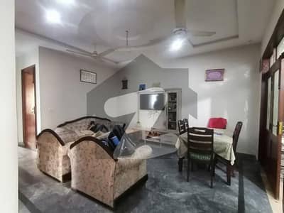10 Marla Used House In Good Condition For Sale