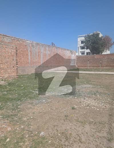 Prime Location 10 Marla Residential Plot For sale In Jalil Town
