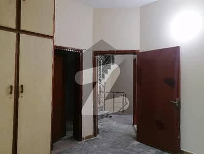 House For Grabs In 6 Marla Cavalry Ground