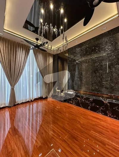 urgent for rent a 10 Marla portion in jasmine block
