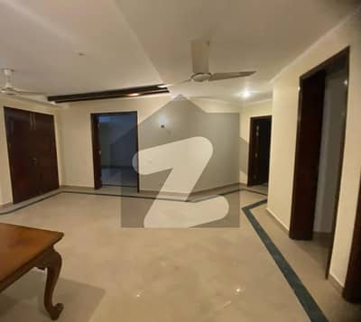 Prime Location 5 Bed Liveable House 60x100