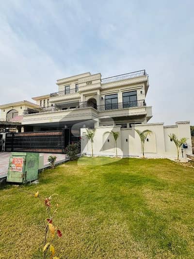 جی ۔ 13 اسلام آباد میں 7 کمروں کا 1 کنال مکان 15.0 کروڑ میں برائے فروخت۔