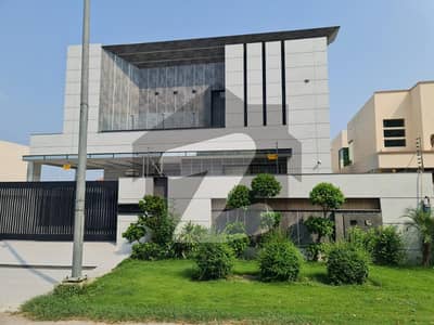 one kanal classical design house having solid construction and elegant fitting for sale