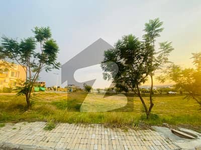 بحریہ ٹاؤن فیز 8 بحریہ ٹاؤن راولپنڈی,راولپنڈی میں 11 مرلہ رہائشی پلاٹ 95.0 لاکھ میں برائے فروخت۔