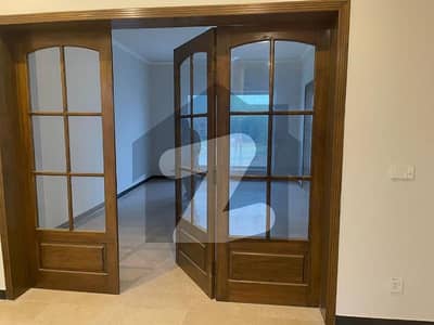 14 Marla upper portion available for rent  beautiful Nice location neat and clean house near to markaz