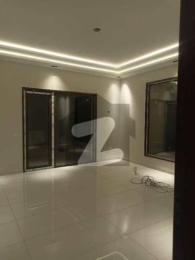 WELL MAINTAINED OWNER BUILT HOUSE 700 SQ YARDS AVAILABLE FOR RENT 7 BED D/D LOUNGE 2 KITCHEN AND 2 CAR PARKING SERVANT QUATERS