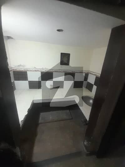3 marla lower portion separate gate ka sath