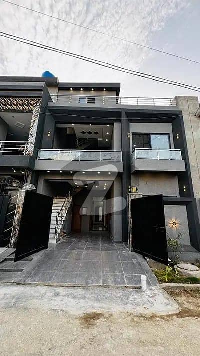 نشیمنِ اقبال فیز 2 نشیمنِ اقبال,لاہور میں 5 کمروں کا 5 مرلہ مکان 2.2 کروڑ میں برائے فروخت۔