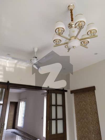ڈی ایچ اے ڈیفینس فیز 2 ڈی ایچ اے ڈیفینس,اسلام آباد میں 6 کمروں کا 1 کنال مکان 3.5 لاکھ میں کرایہ پر دستیاب ہے۔