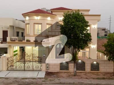 جی ۔ 13 اسلام آباد میں 9 کمروں کا 1 کنال مکان 10.0 کروڑ میں برائے فروخت۔