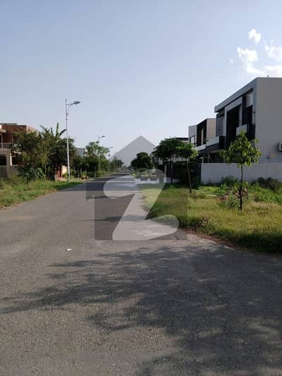 1 Kanal Pair Plot For Living Construction, Near By Carrefour, Surrounded By Beautiful House