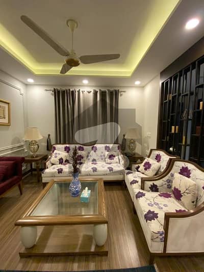THE ARCH APARTMENT