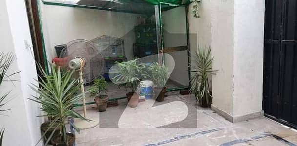 جوبلی ٹاؤن ۔ بلاک ڈی جوبلی ٹاؤن,لاہور میں 4 کمروں کا 7 مرلہ مکان 2.35 کروڑ میں برائے فروخت۔