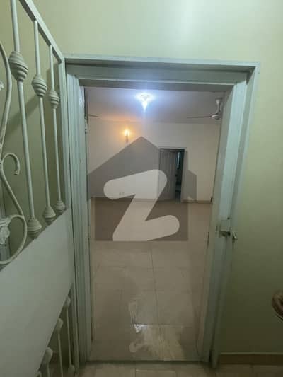 3 Bed DD in a good Family Building
