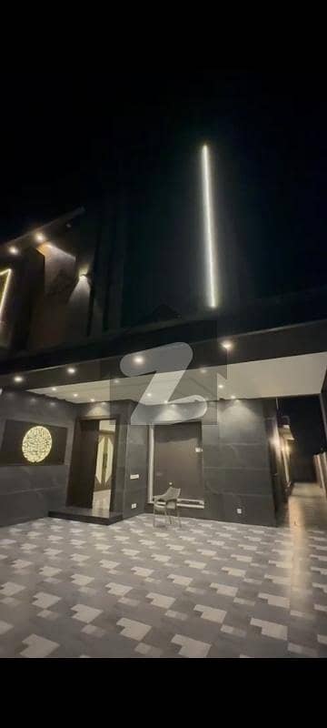ONE KANAL LUXURY MODERN DESIGN HOUSE In DHA Phase 07 With AC Install Original Picture