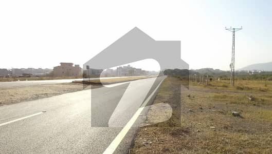 Beautiful Location 1 Kanal Plot For Sale In D-12