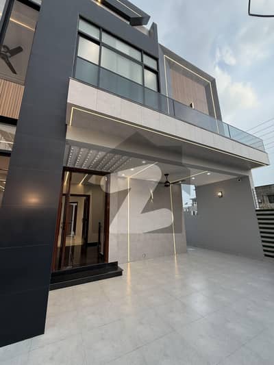 10 MARLA FULL HOUSE AVAILABLE FOR RENT IN CENTRAL PARK HOUSING SCHEME LAHORE