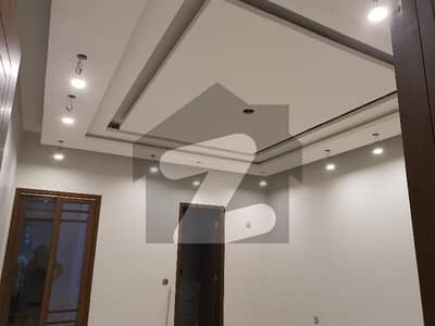 نارتھ ناظم آباد ۔ بلاک ڈی نارتھ ناظم آباد,کراچی میں 10 کمروں کا 8 مرلہ مکان 8.0 کروڑ میں برائے فروخت۔